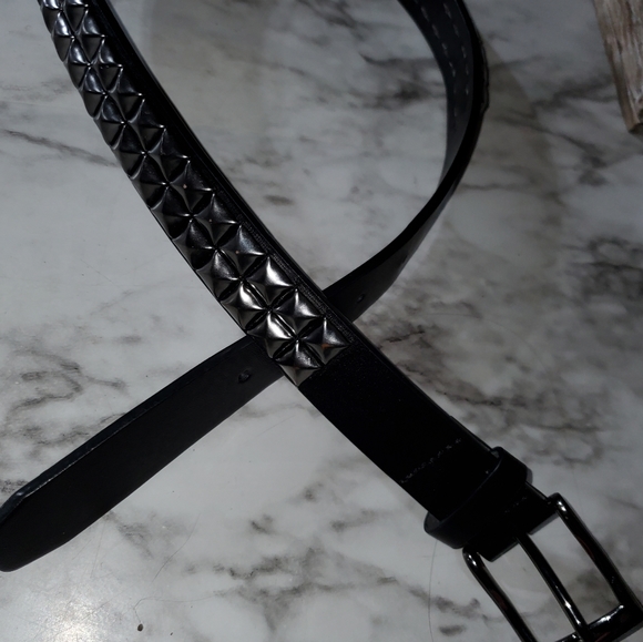 Black studded 26-29 belt - Picture 1 of 4